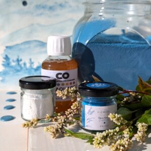 photo des ingrédients contenu dans notre kit aquarelle avec liant pigment craie couteaux pinceau